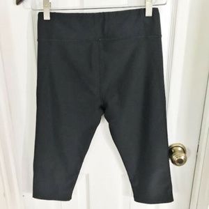 Under Armour Leggings Sz S Black Athletic Crop (G)